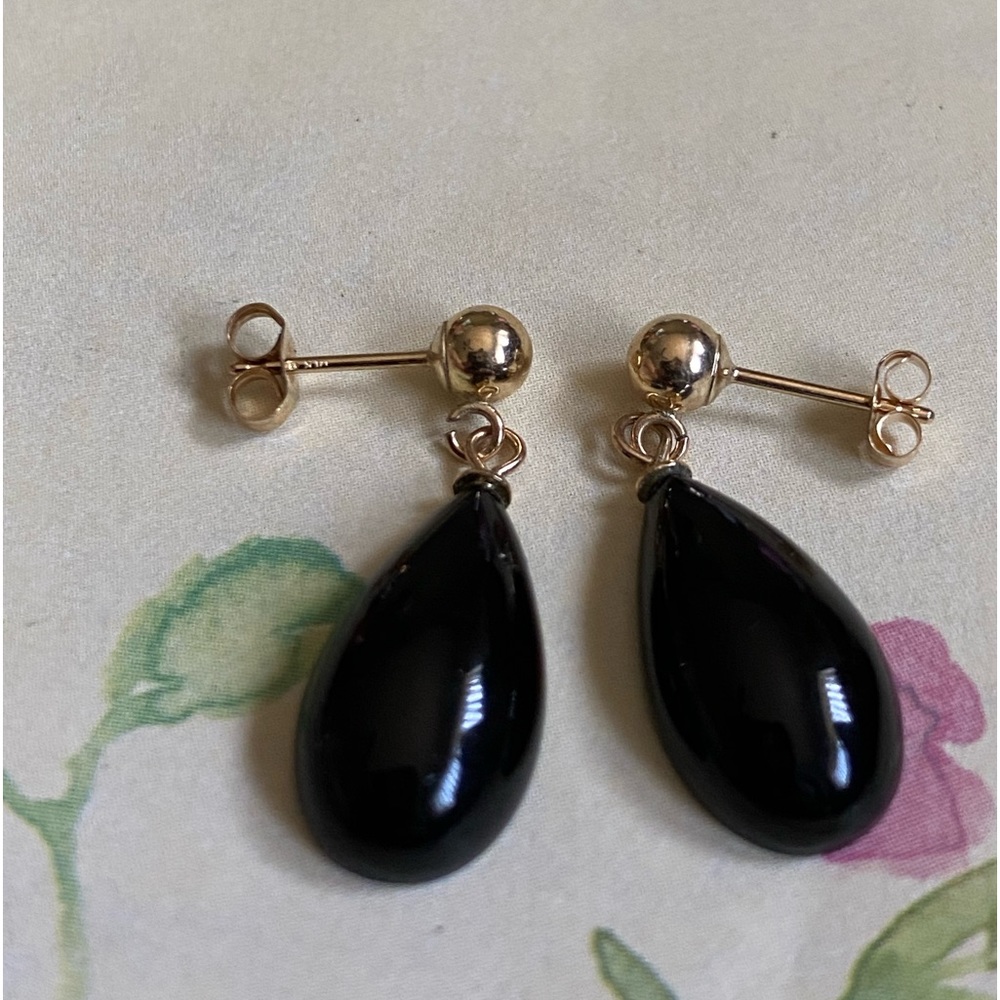 Solid 14K Gold Teardrop Black Coral Dangle Earrings. Preowned in great condition